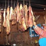 Heo gác bếp đặc sản của người Mông ở Sapa