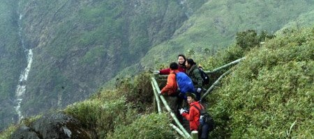 Chấn chỉnh hoạt động tổ chức du lịch leo núi Hoàng Liên