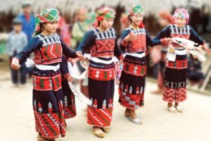 Giữ điệu múa cổ truyền dân tộc Xá Phó 